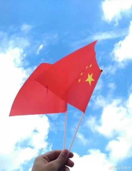 俄官方公布坠机现场视频 称侦测到了乌军发射的两枚导弹