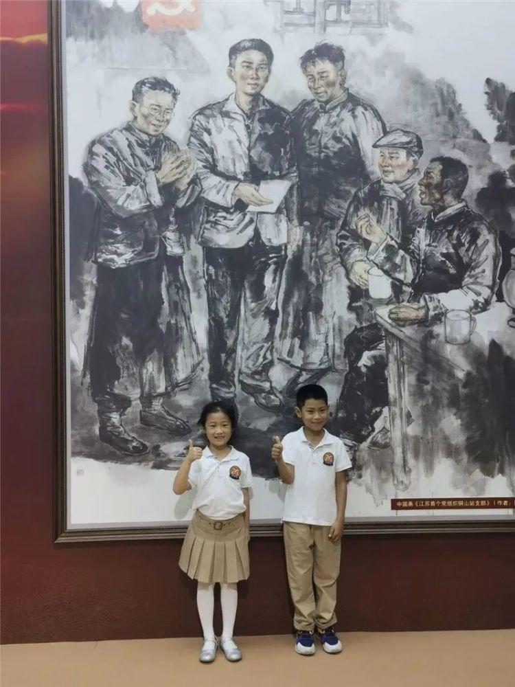 法医鉴定毒枭家搜的耳环，发现残留人体组织，跟无名女尸完全吻合游戏画面