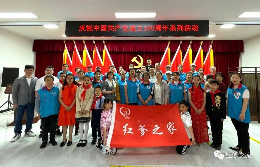天津地铁“龙福号”列车明日上线