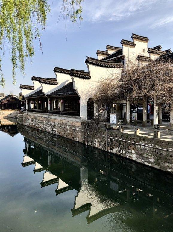 白天睡了一觉，晚上失眠！医生：白天要注意这3点，晚上不会失眠